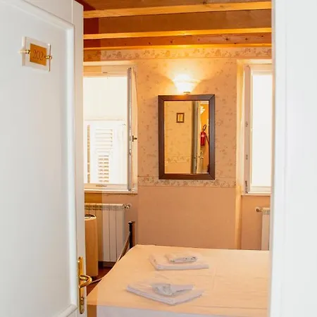 Capitelli Hotel *