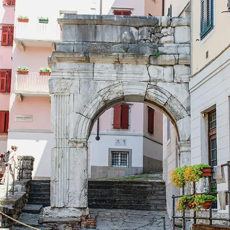 Capitelli Hotel *