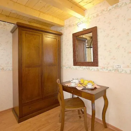 Capitelli Hotel *