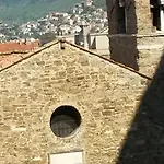 Capitelli Τεργέστη